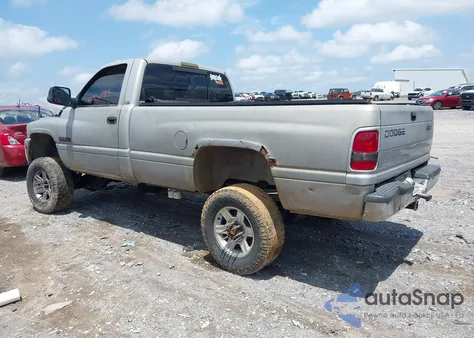 1999 Dodge Ram 2500 z USA, uszkodzony, nr VIN 3B7KF2665XM574213